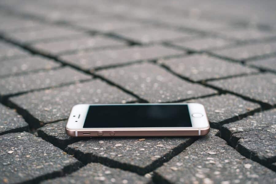 Sonhar com tela de celular quebrada: significados e reflexões sobre o sonho