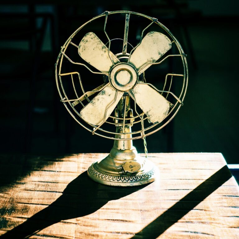 História do ventilador: Da manivela ao modelo inteligente