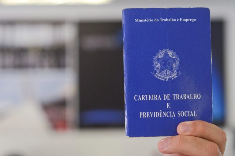 Pensionista pode trabalhar com carteira assinada