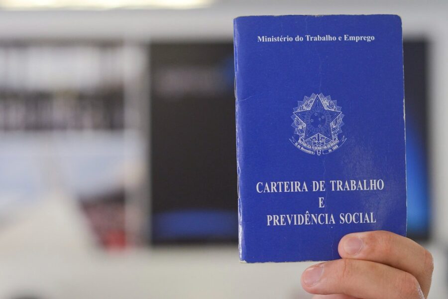 Pensionista pode trabalhar com carteira assinada